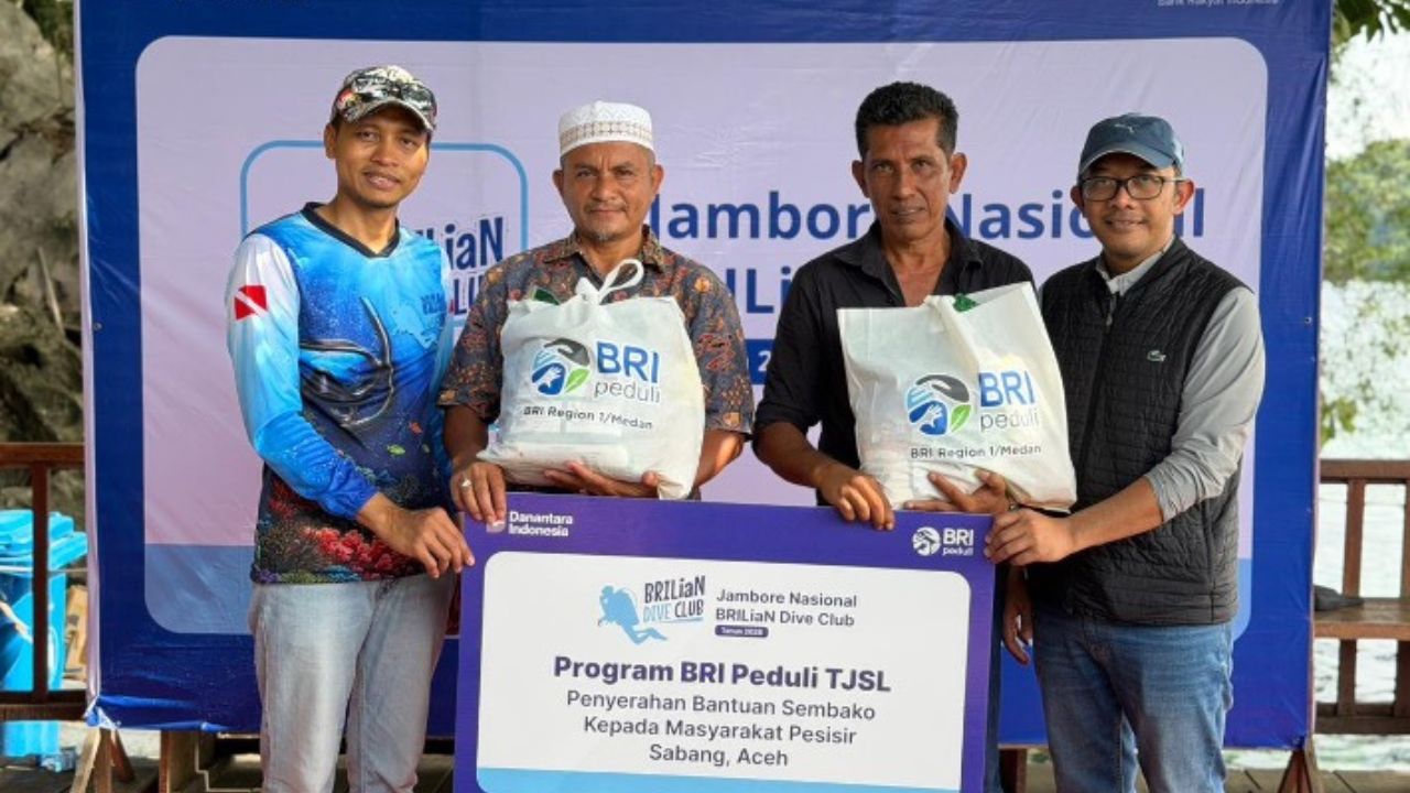 Pekerja BRI Lakukan Transplantasi Terumbu Karang di Perairan Kepulauan Sabang