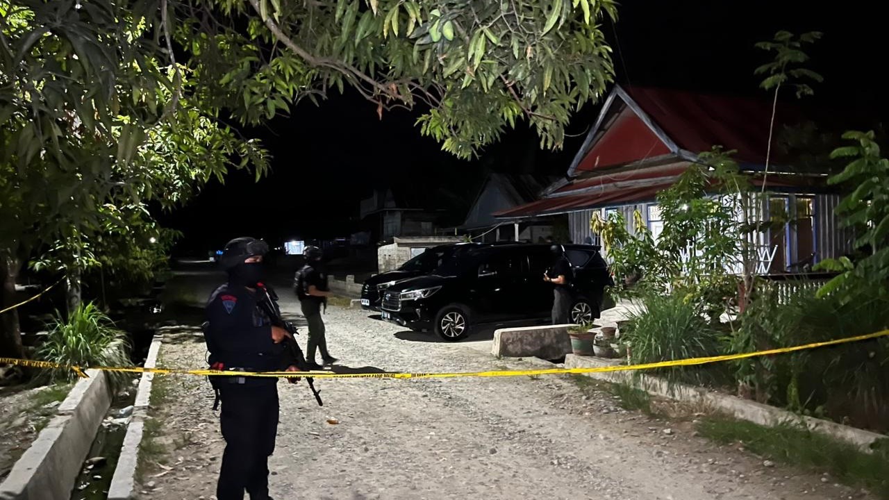Delapan Orang Terduga Teroris Ditangkap Densus 88 di Parimo dan Poso