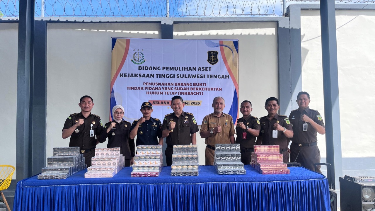 Kejati Sulteng Musnahkan 3,2 Juta Batang Rokok Ilegal