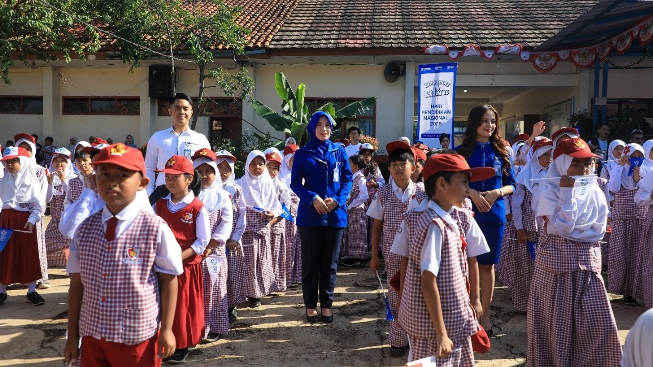 Hardiknas 2026, BRI Peduli Salurkan Bantuan Pendidikan dan Kelas Inspiratif untuk Siswa SDN 104 Langensari Bandung