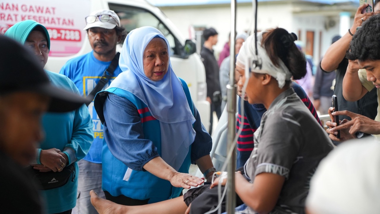 Wagub Reny Lamadjido Tinjau Rumah Sakit dan Permukiman Warga Terdampak Gempa di Sigi