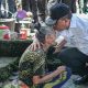 Anwar Hafid Tinjau Lima Desa Terdampak Gempa di Sigi, Salurkan Tenda dan Air Bersih