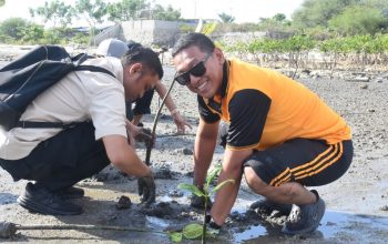 Polresta Palu Tanam 1.000 Mangrove di Pantai Dupa, Dukung Pelestarian Pesisir