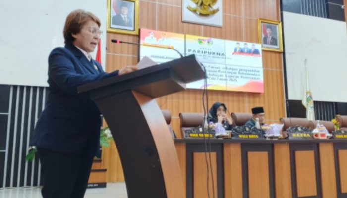 Rustia Tompo Gantikan Irsan Satria sebagai Ketua Fraksi Hanura DPRD Palu
