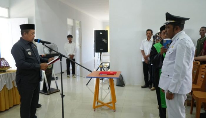 Bupati Morowali Lantik Pj Kades Matano, Tekankan Pelayanan Publik dan Sinergi Pembangunan