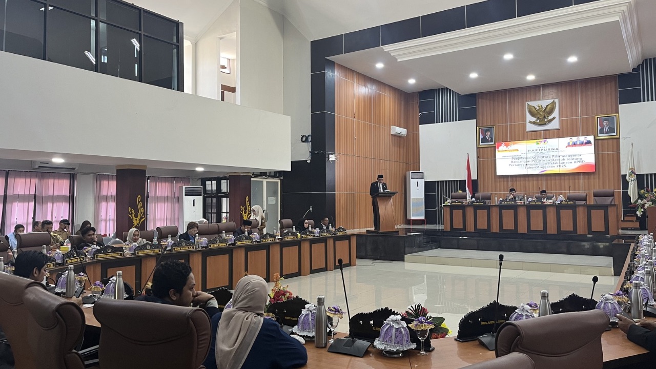 Rapat Paripurna DPRD Palu, Pemkot Catat Surplus Rp42,76 Miliar APBD 2025