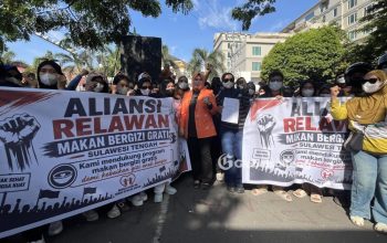 Demo Aliansi Relawan MBG Sulteng Berlangsung 36 Menit di DPRD, Bawa Delapan Tuntutan