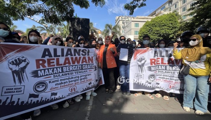 Demo Aliansi Relawan MBG Sulteng Berlangsung 36 Menit di DPRD, Bawa Delapan Tuntutan
