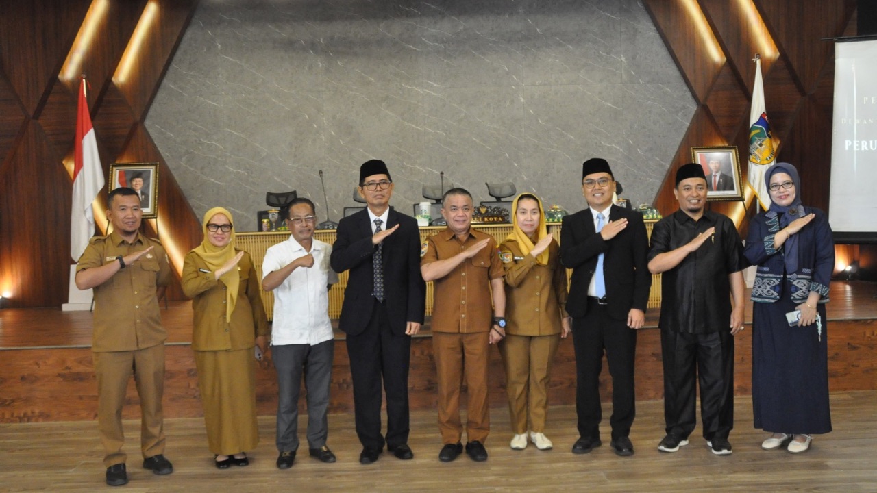 Hadianto Rasyid Lantik Dirut dan Dewan Pengawas Perumda Kota Palu, Ingatkan Soal Kolaborasi