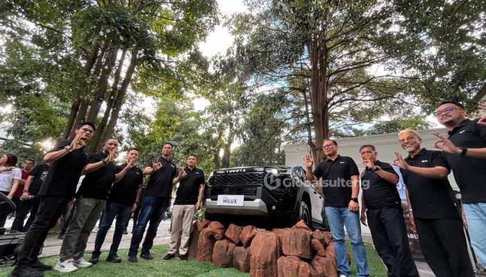 Toyota Kenalkan Generasi Terbaru Hilux Penuhi Kebutuhan Masyarakat Sulawesi Tengah, Mesin Lebih Bertenaga dan Fitur Makin Lengkap