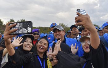 Rektor Untad Prof Amar Wajibkan Mahasiswa Baru Tanam dan Rawat Pohon Sampai Selesai Masa Studi