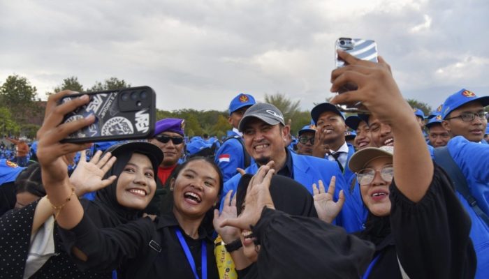 Rektor Untad Prof Amar Wajibkan Mahasiswa Baru Tanam dan Rawat Pohon Sampai Selesai Masa Studi