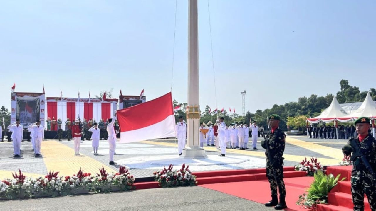 Bupati Morowali Iksan Baharudin Pimpin Upacara HUT ke-81 Republik Indonesia