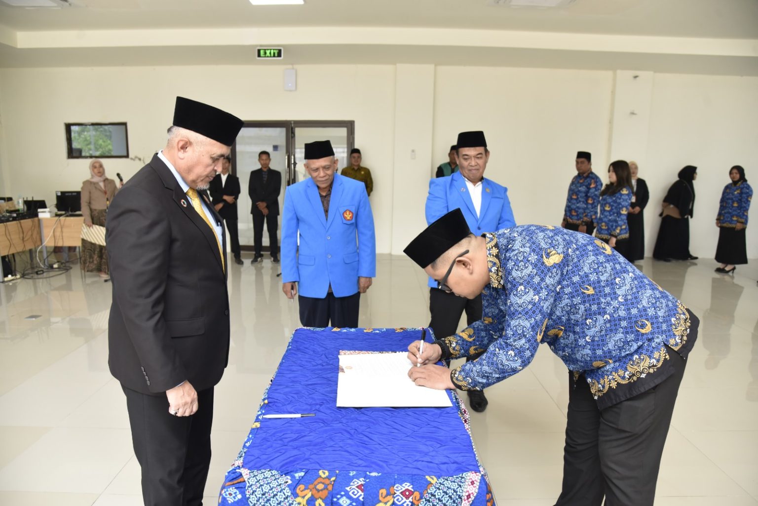 Resmi Dilantik, Rektor Untad Prof Amar Ingatkan 53 PNS Baru Bijak Bermedia Sosial