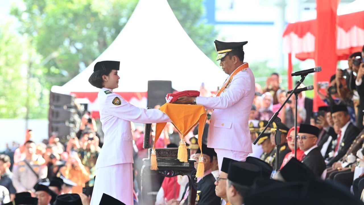 Gubernur Sulteng Anwar Hafid Pimpin Upacara HUT ke-81 RI di Palu