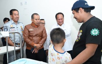 Wamenhub dan Dirut Jasa Raharja Tinjau Penanganan Korban KM Mutiara Sentosa II di RS PHC Surabaya