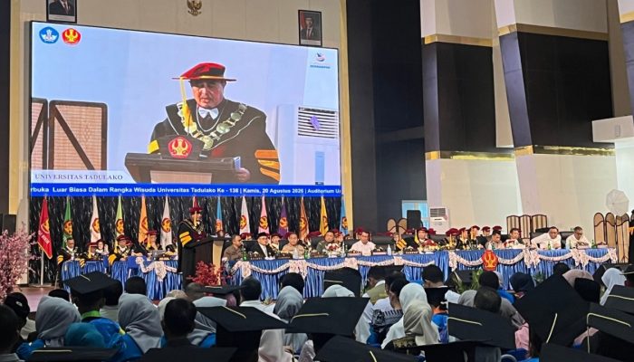 Untad Wisuda 1.018 Lulusan, Rektor Prof Amar: Jangan Takut Gagal