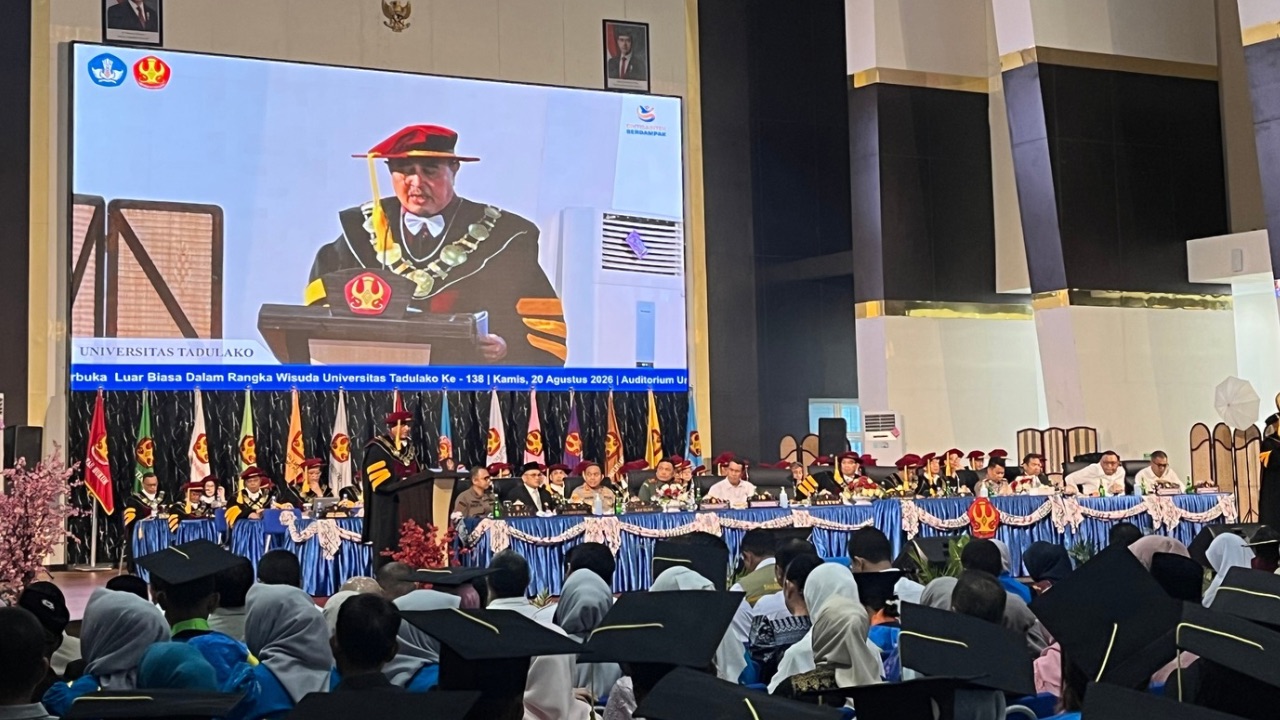 Untad Wisuda 1.018 Lulusan, Rektor Prof Amar: Jangan Takut Gagal