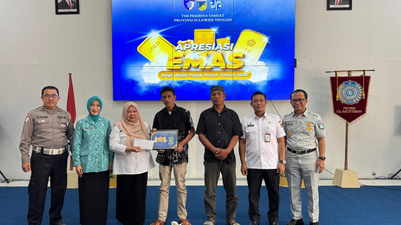 Jasa Raharja Beri Hadiah Emas kepada Warga Taat Pajak di Sulawesi Tengah