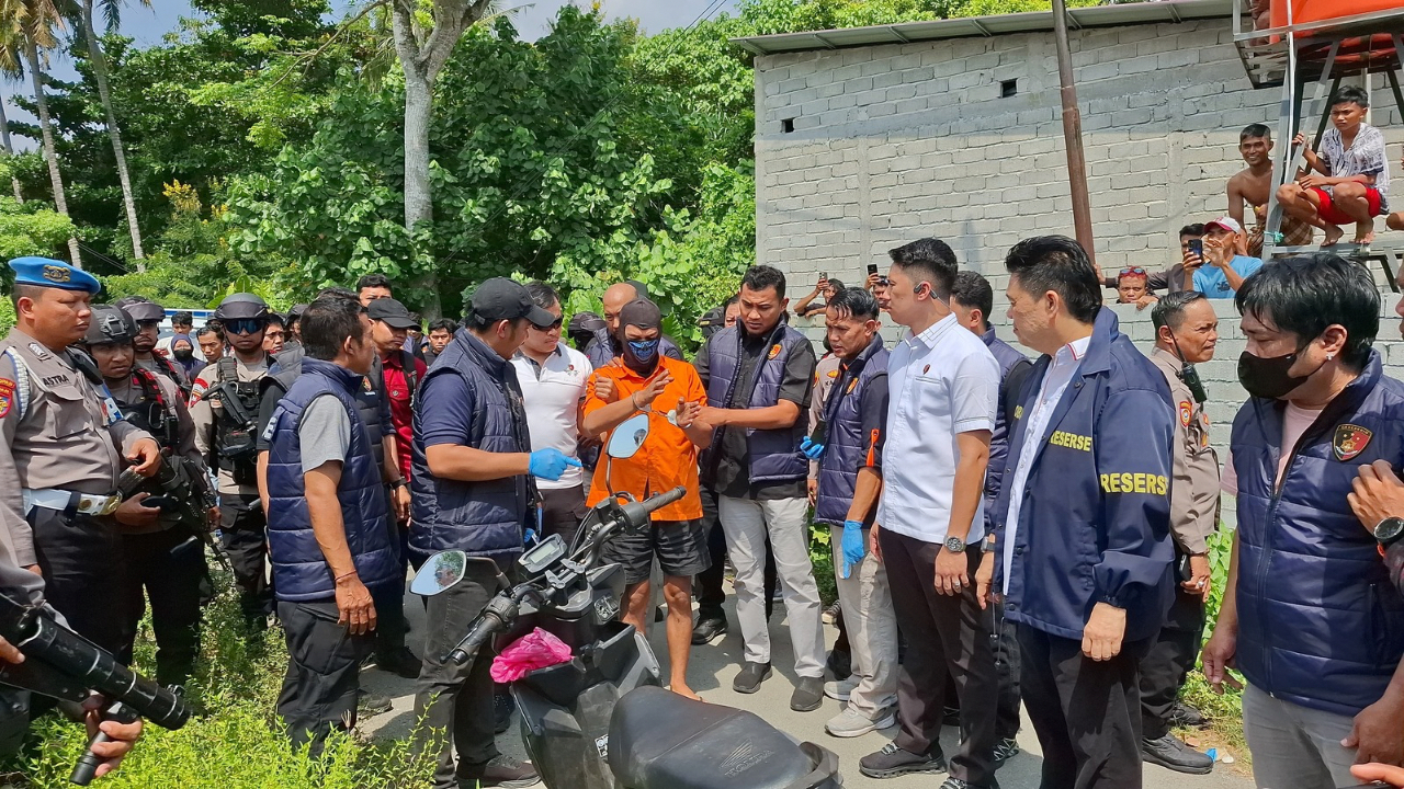 Polresta Palu Gelar Prarekonstruksi Kasus Pembunuhan Satu Keluarga, Awalnya Tersangka dan Korban Terlibat Cekcok
