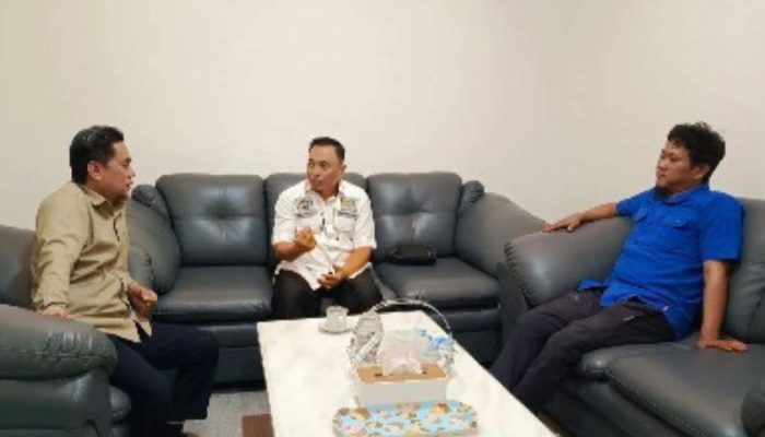 Warga Griya Tadulako Keluhkan Air Bersih, DPRD Palu Temui Perumdam AVO