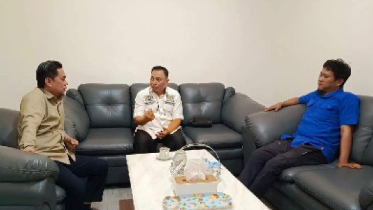 Warga Griya Tadulako Keluhkan Air Bersih, DPRD Palu Temui Perumdam AVO