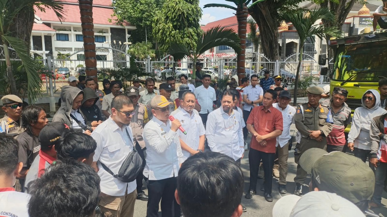 Serikat Buruh Transportasi Mengadu ke DPRD Sulteng Soal Masalah BBM Subsidi di SPBU Mamboro