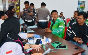 Peringati Hari Lalu Lintas ke-71, Ojol Palu Ikut Donor Darah di Polda Sulteng