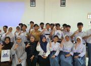 FEB Universitas Negeri Malang Kirim Doktor Menginspirasi ke SMA Al Azhar Palu