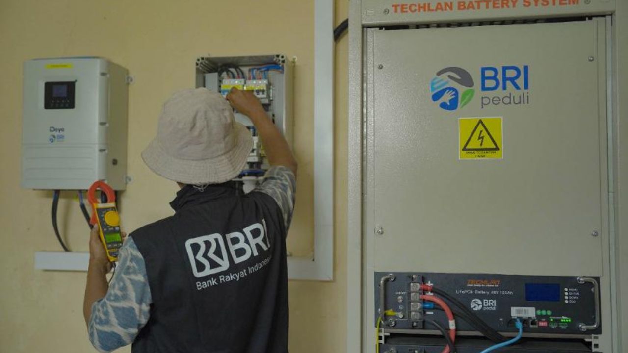 BRI Perluas Energi Surya, Bantu Desa dan Warga Terdampak Bencana