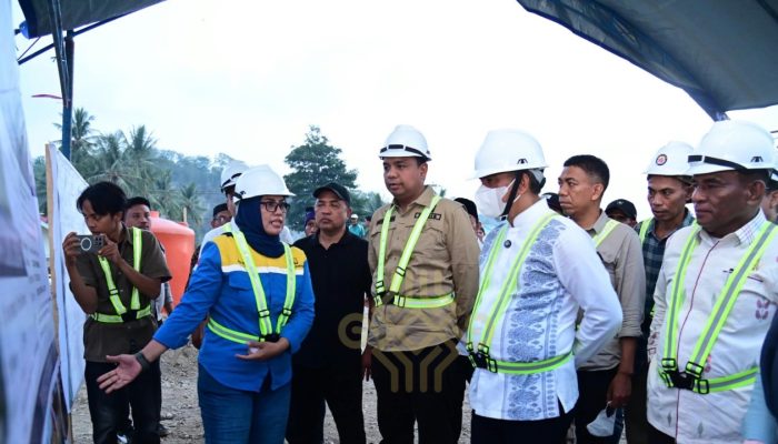 Gubernur Anwar Hafid Tinjau Pembangunan Jembatan Wombo Kalonggo Donggala