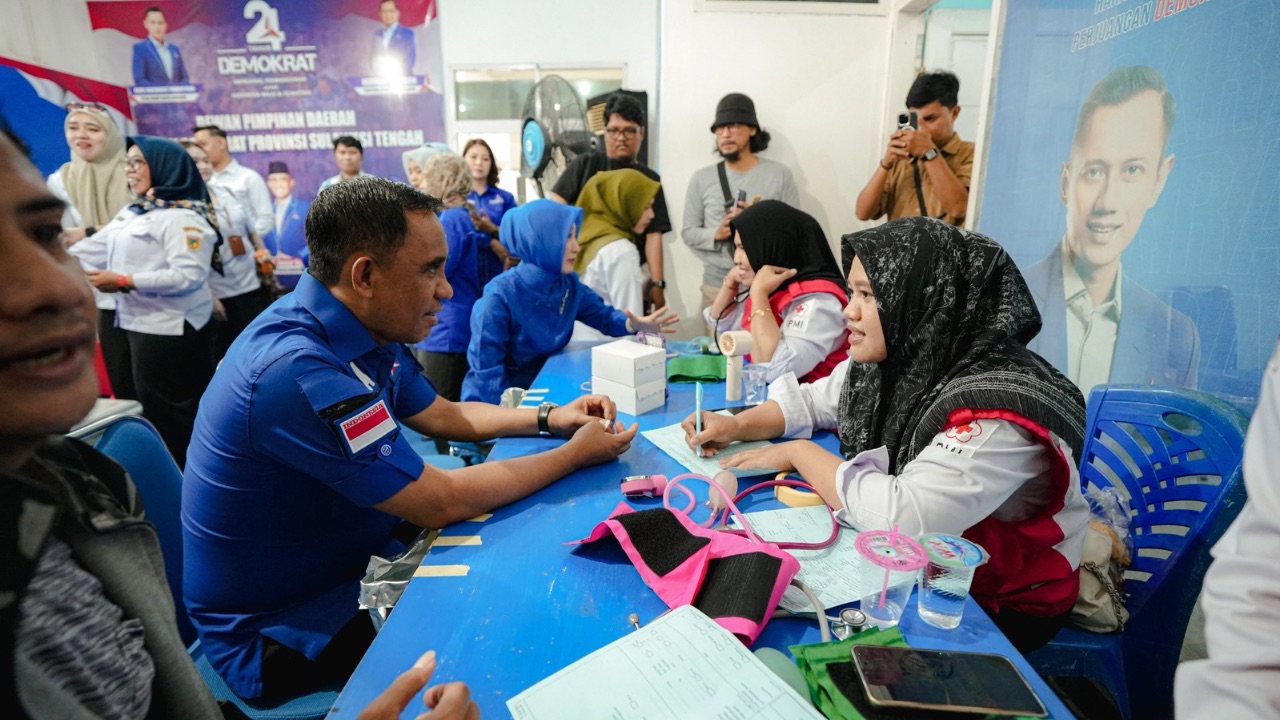 Peringati HUT ke-25, Demokrat Sulteng Gelar Donor Darah dan Bagi-bagi 500 Paket Sembako
