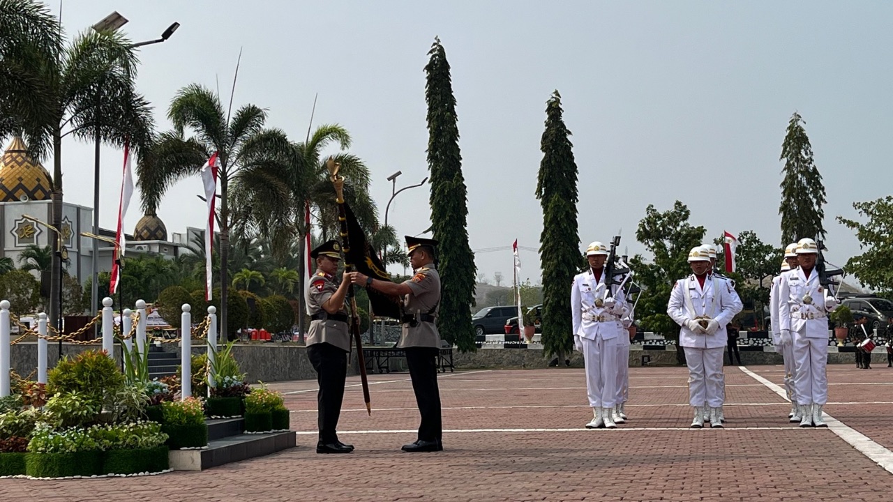 Serah Terima Pataka, Irjen Rizal Irawan Resmi Jabat Kapolda Sulteng