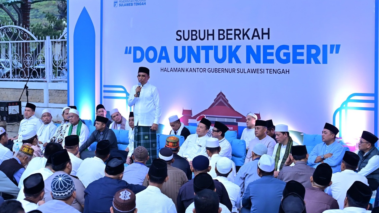 Kabut Asap Ganggu Penerbangan, Anwar Hafid Ajak Warga Sulteng Perbanyak Doa