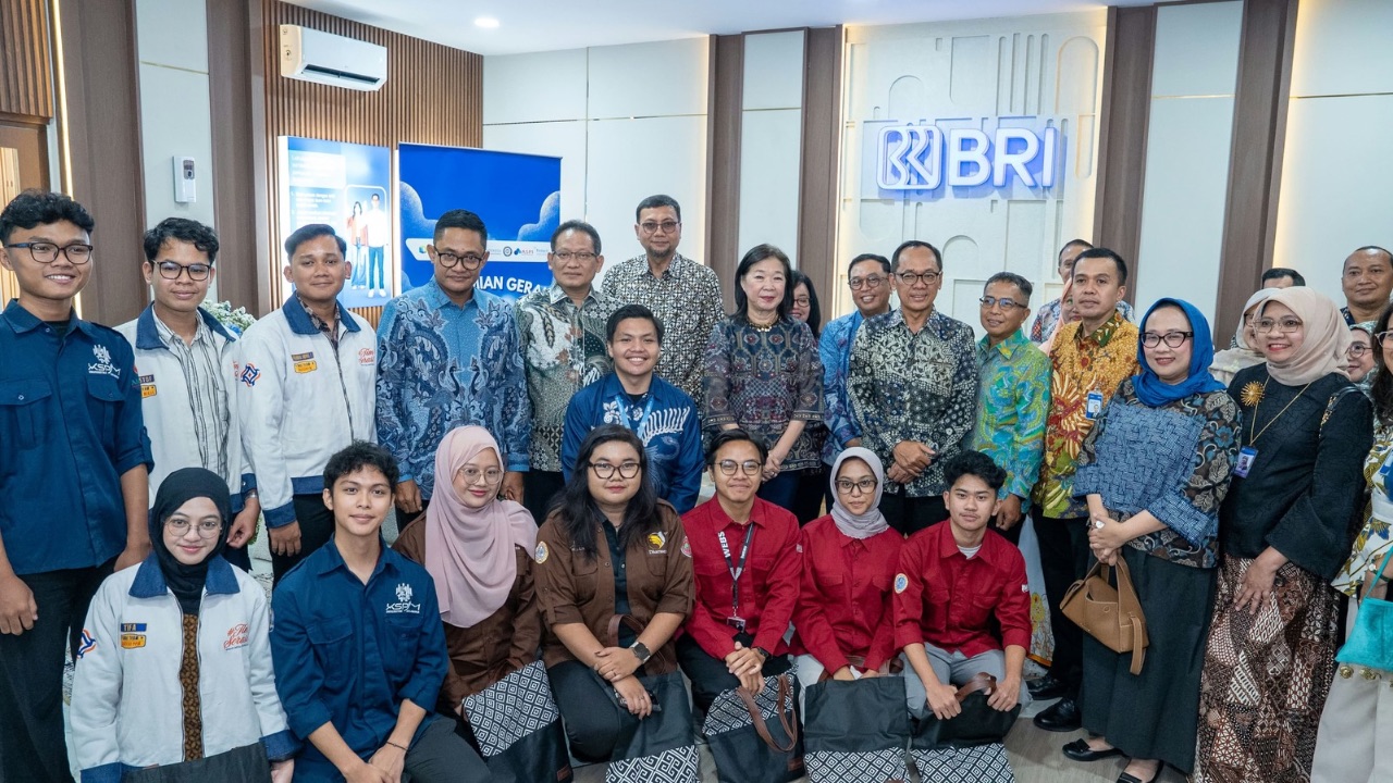 BRI Dukung Gerai CERDAS PeKA UNAIR, Perkuat Literasi Keuangan Digital Mahasiswa