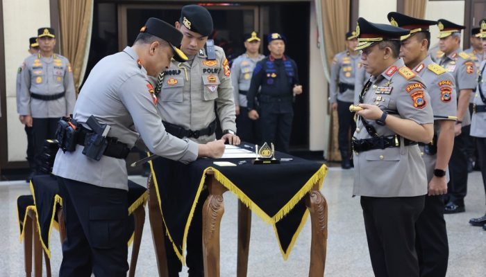 Irjen Pol Rizal Irawan Resmi Jabat Kapolda Sulteng Gantikan Irjen Pol Nasri